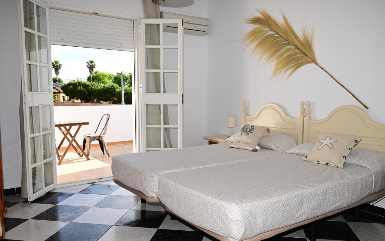 Hostal Del Faro โกนิล เด ลาฟรอนเตรา ภายนอก รูปภาพ