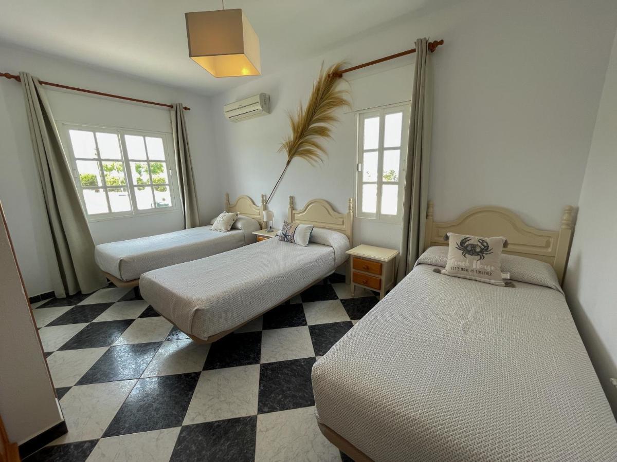 Hostal Del Faro โกนิล เด ลาฟรอนเตรา ภายนอก รูปภาพ