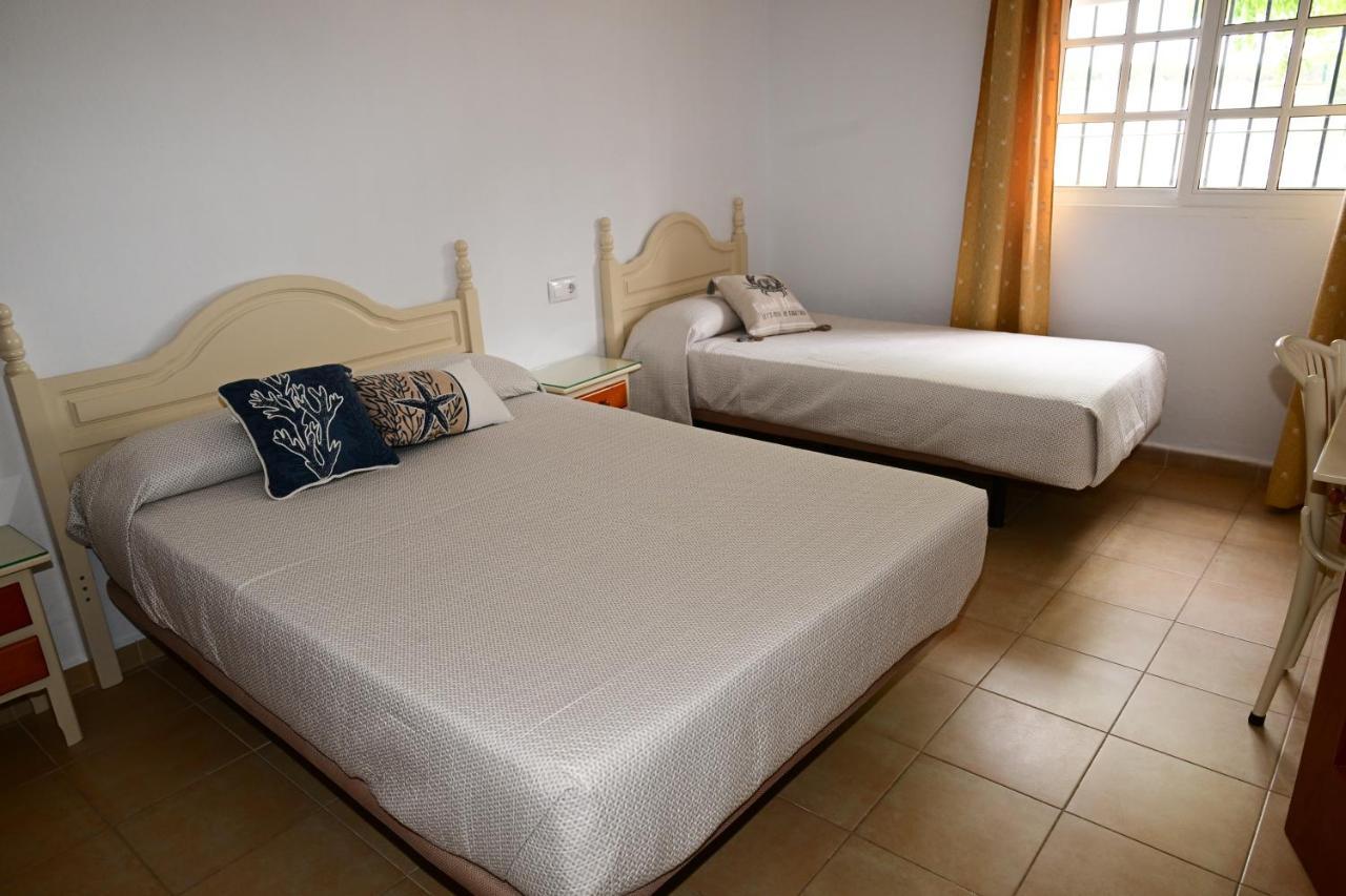 Hostal Del Faro โกนิล เด ลาฟรอนเตรา ภายนอก รูปภาพ