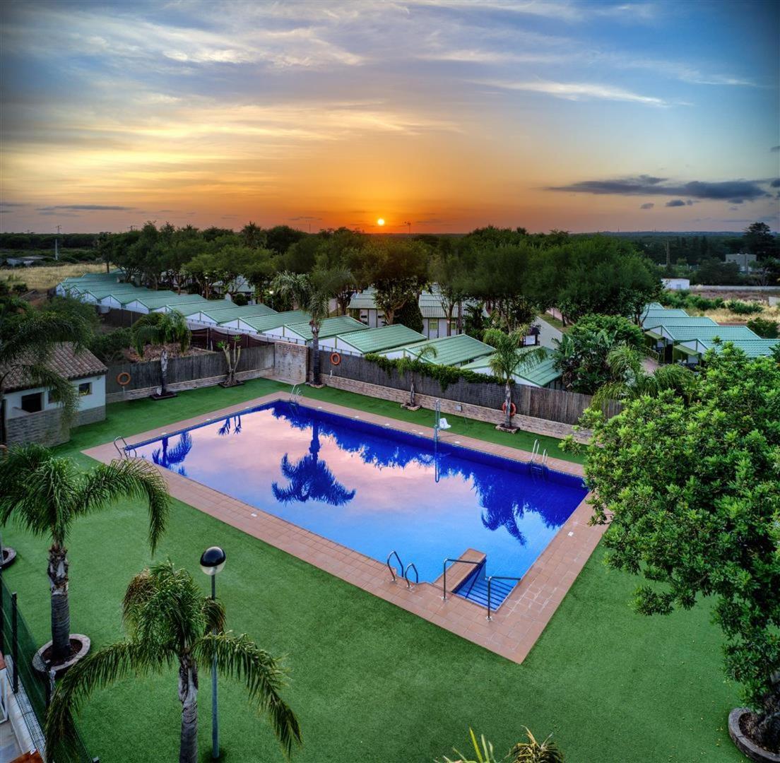Hostal Del Faro โกนิล เด ลาฟรอนเตรา ภายนอก รูปภาพ