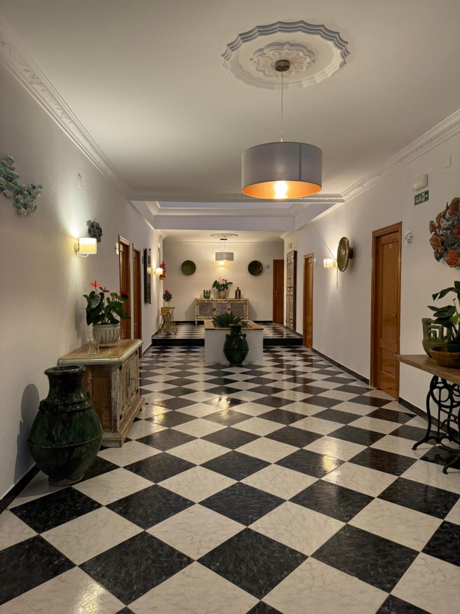 Hostal Del Faro โกนิล เด ลาฟรอนเตรา ภายนอก รูปภาพ